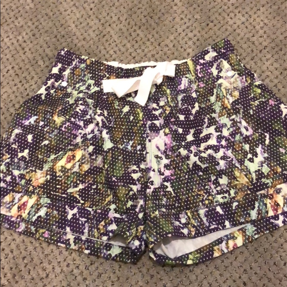 Lulu lemon shorts sz 4